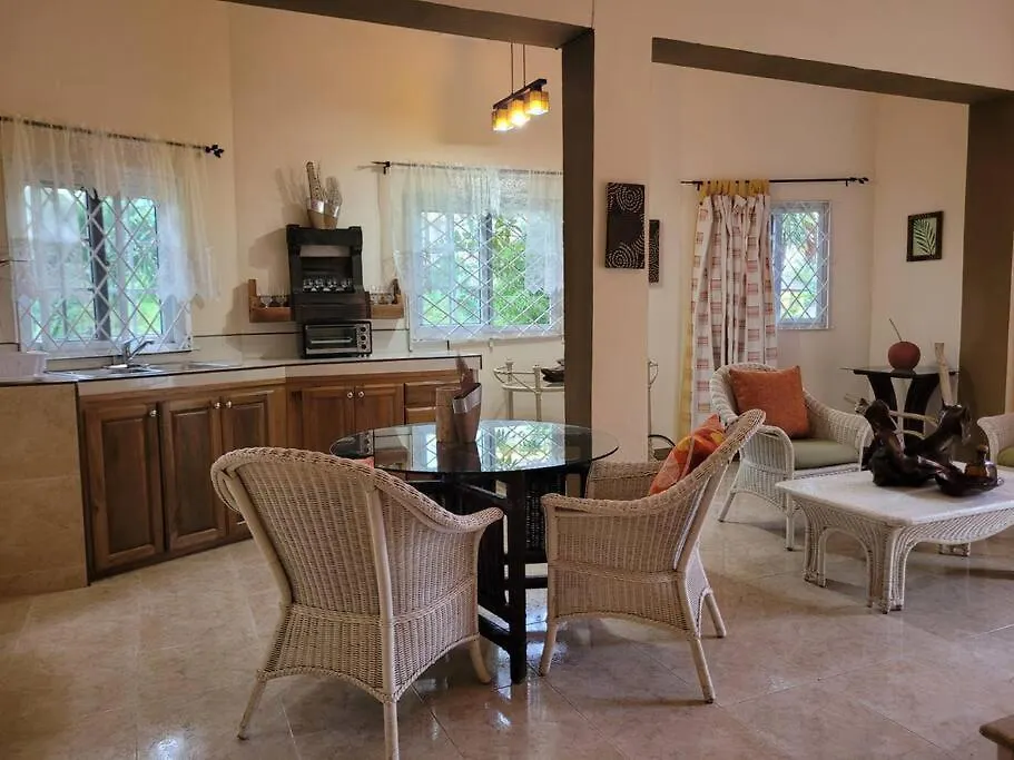 Sunbreeze Ocho Rios - A Spacious, Homely Apartment