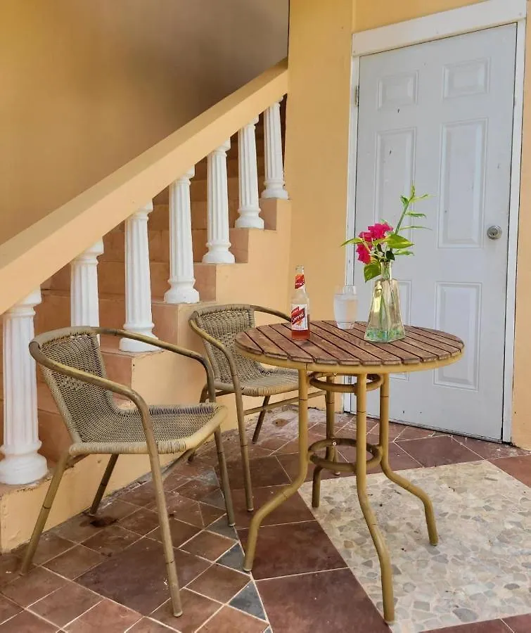 Sunbreeze Ocho Rios - A Spacious, Homely Apartment