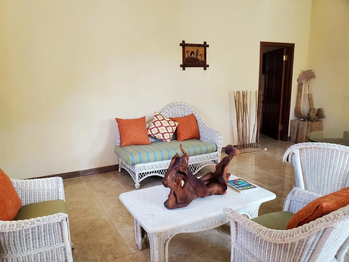 Sunbreeze Ocho Rios - A Spacious, Homely Apartment Jamajka