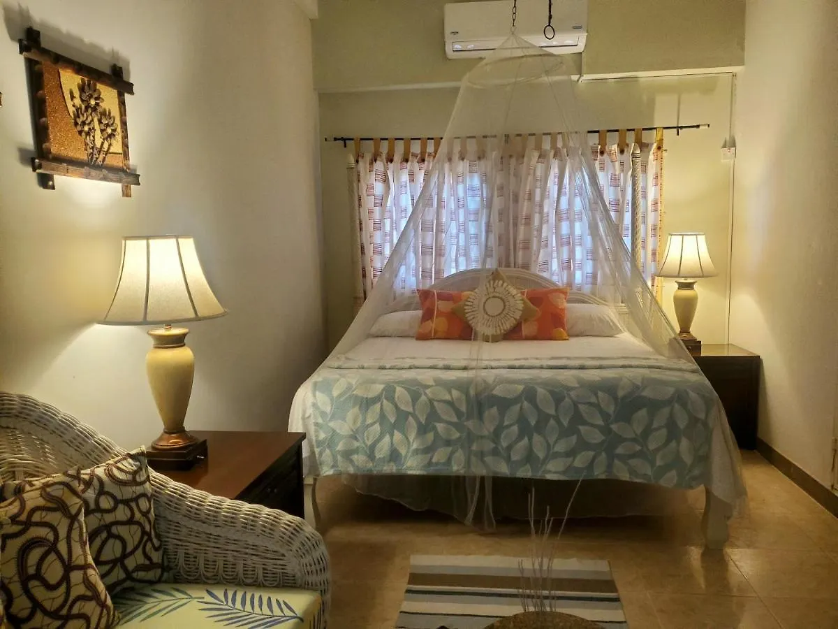 Sunbreeze Ocho Rios - A Spacious, Homely Apartment