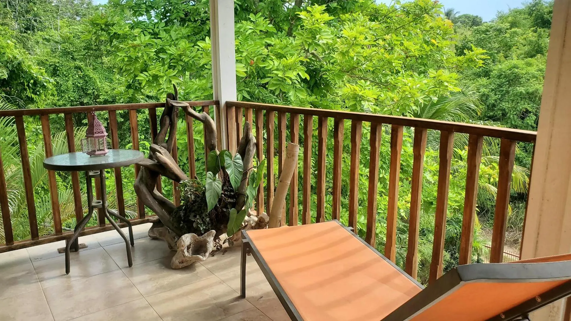 Sunbreeze Ocho Rios - A Spacious, Homely Apartment