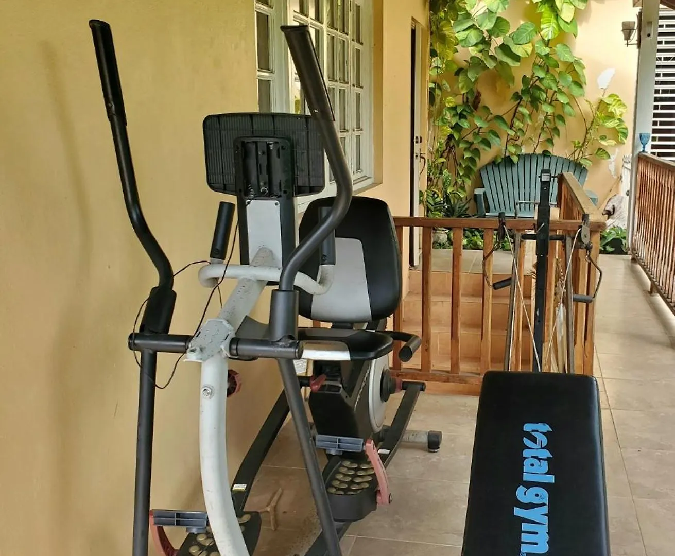 Sunbreeze Ocho Rios - A Spacious, Homely Apartment 0*,